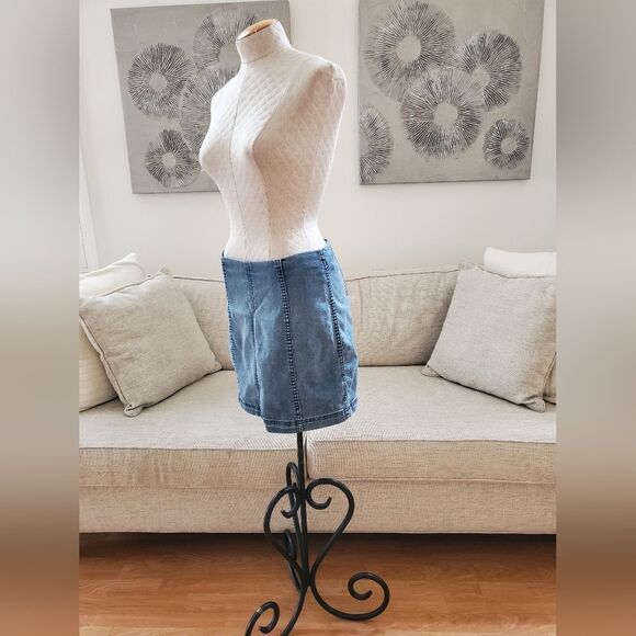 💗 FREE PEOPLE 💗 Modern Femme Denim Mini Skirt - [Size 12] - Picture 4 of 10